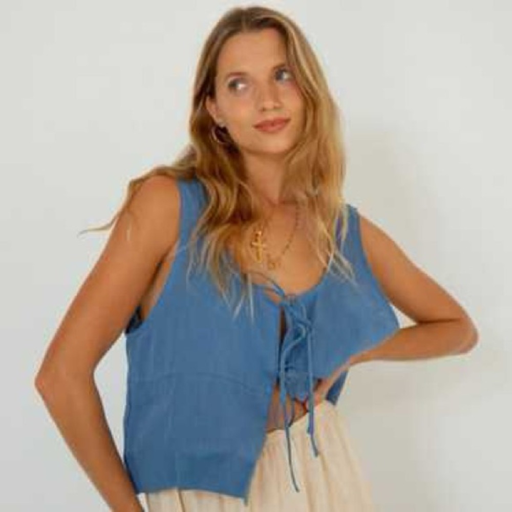 Women’s Blue Tie-Front Tank Top with Scoop Neck